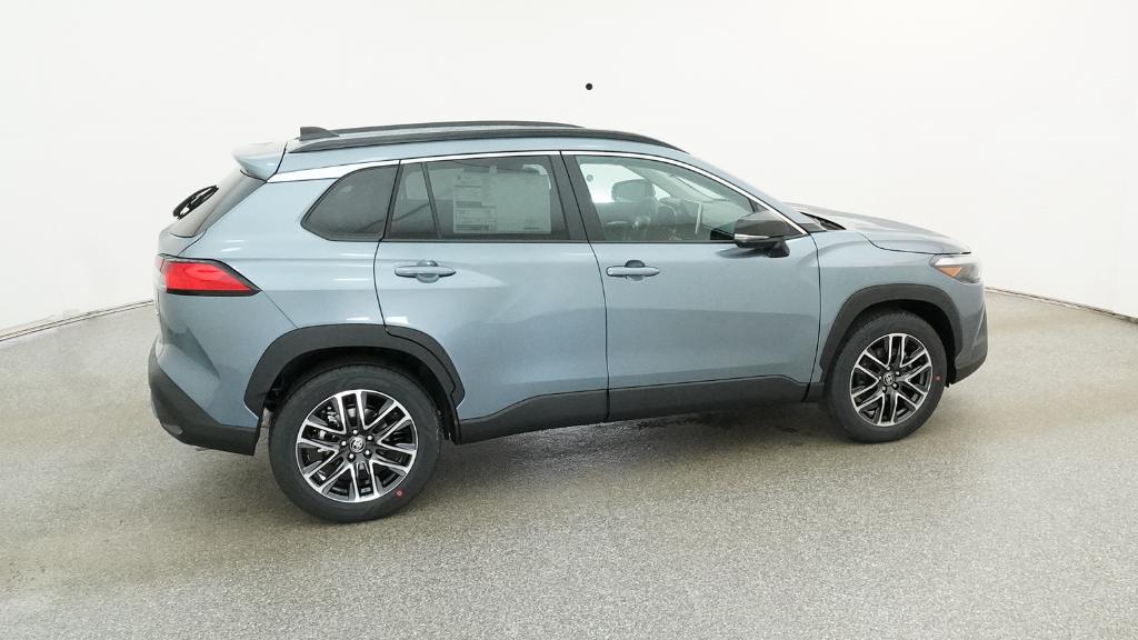 2026 Toyota Corolla Cross XLE photo 3