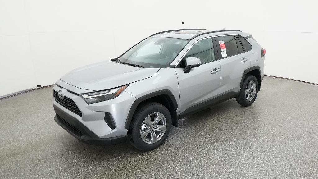 2025 Toyota RAV4 XLE's photo