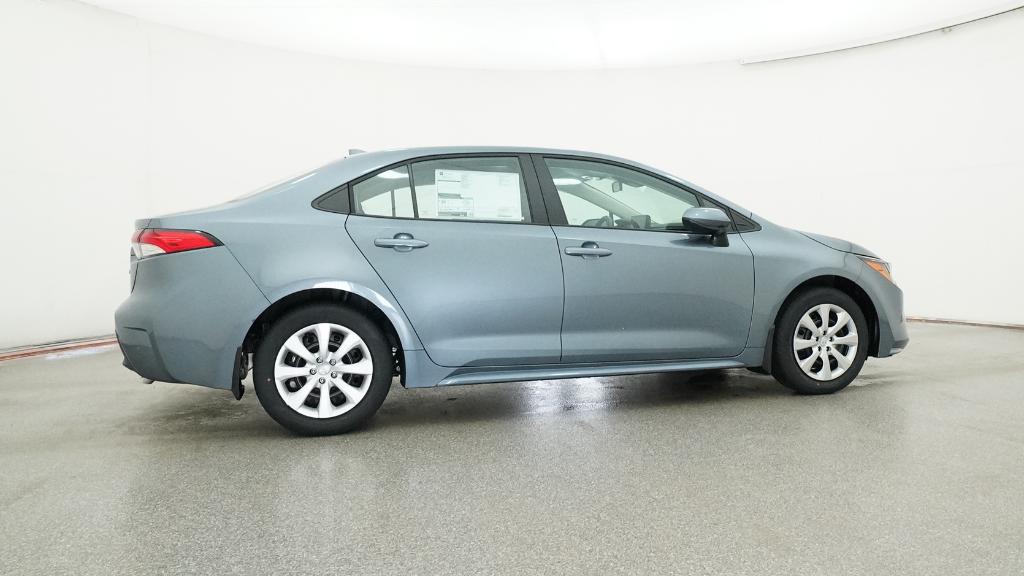 2026 Toyota Corolla LE photo 4