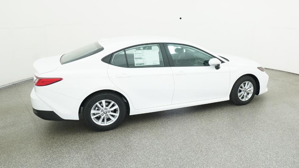 2026 Toyota Camry LE photo 4