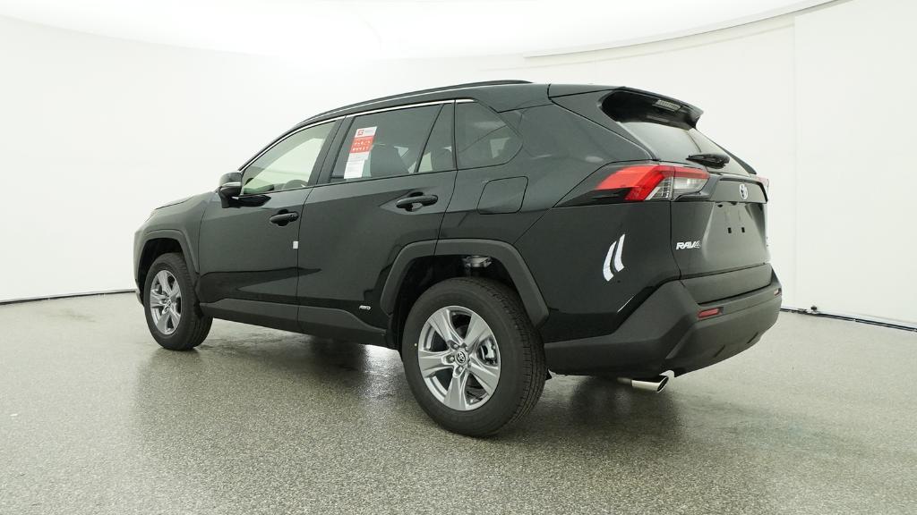 2025 Toyota RAV4 Hybrid XLE photo 3