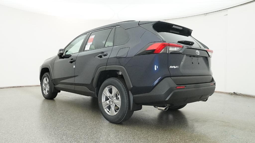 2025 Toyota RAV4 XLE photo 4