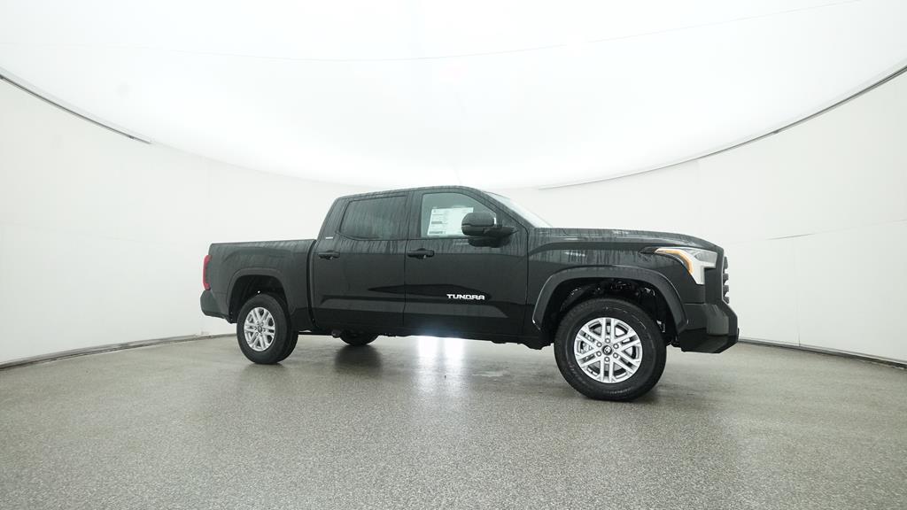 2025 Toyota Tundra SR5 - Photo 10