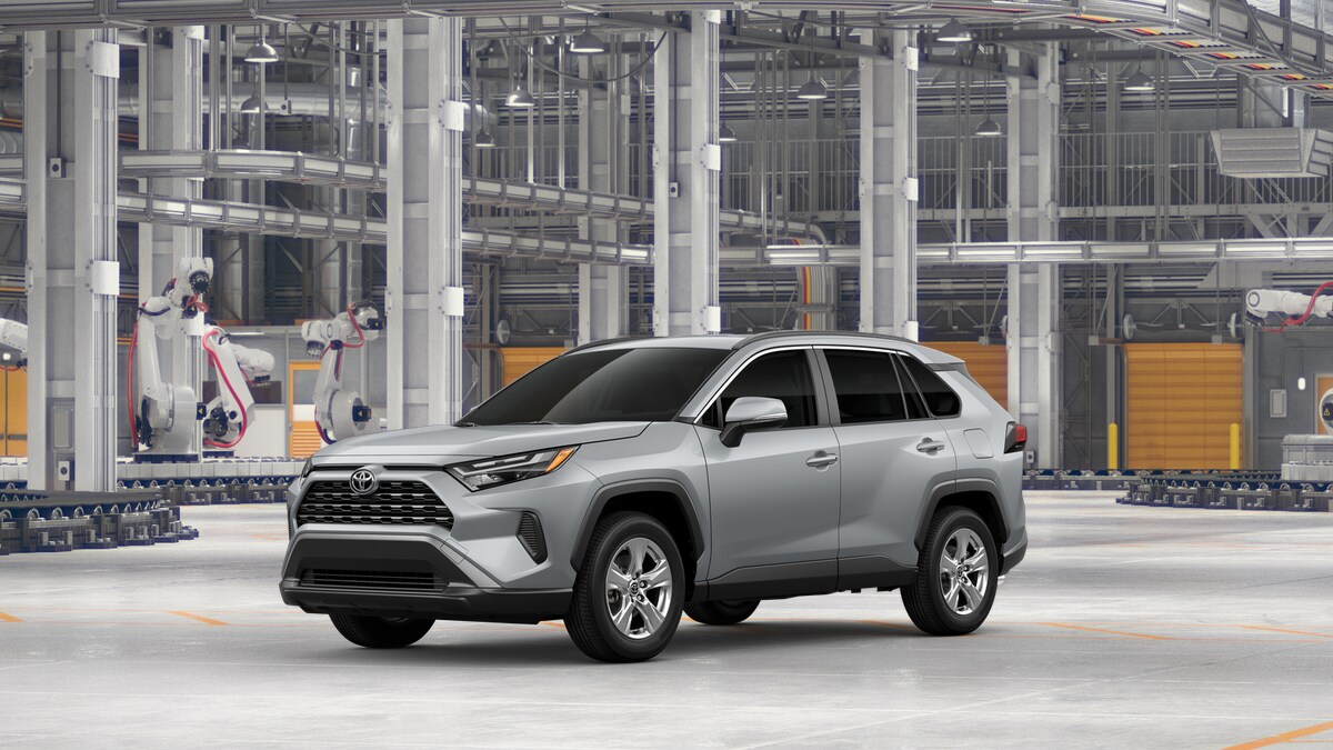 2025 Toyota RAV4 XLE photo 3