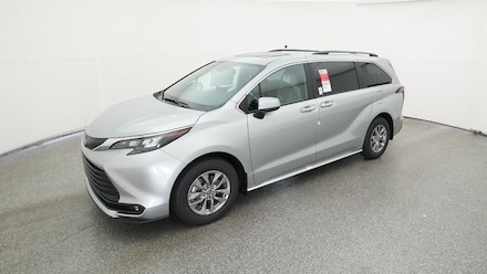 2025 Toyota Sienna XLE 7 Passenger Van Passenger Van