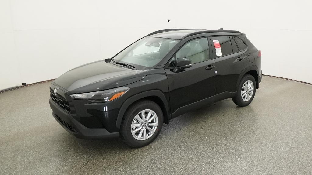 2026 Toyota Corolla Cross LE's photo