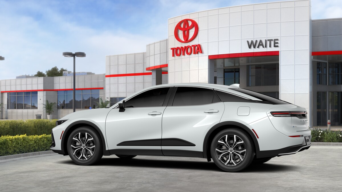 2026 Toyota Crown XLE - Photo 29