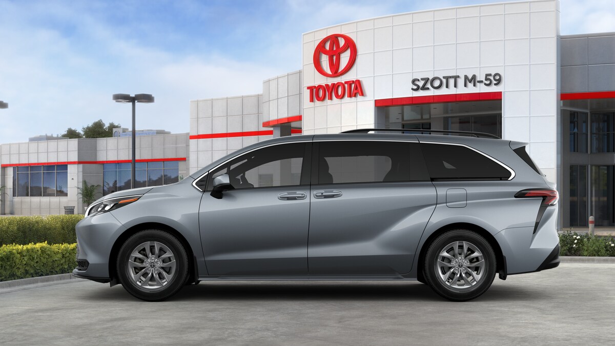 2025 Toyota Sienna LE photo 4