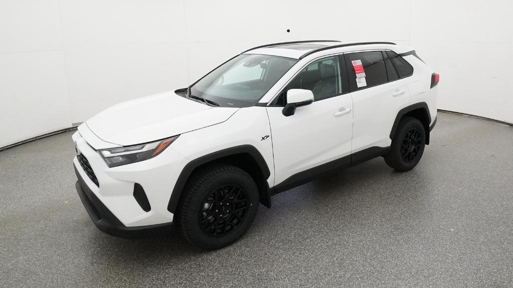 2025 Toyota RAV4 XLE's photo