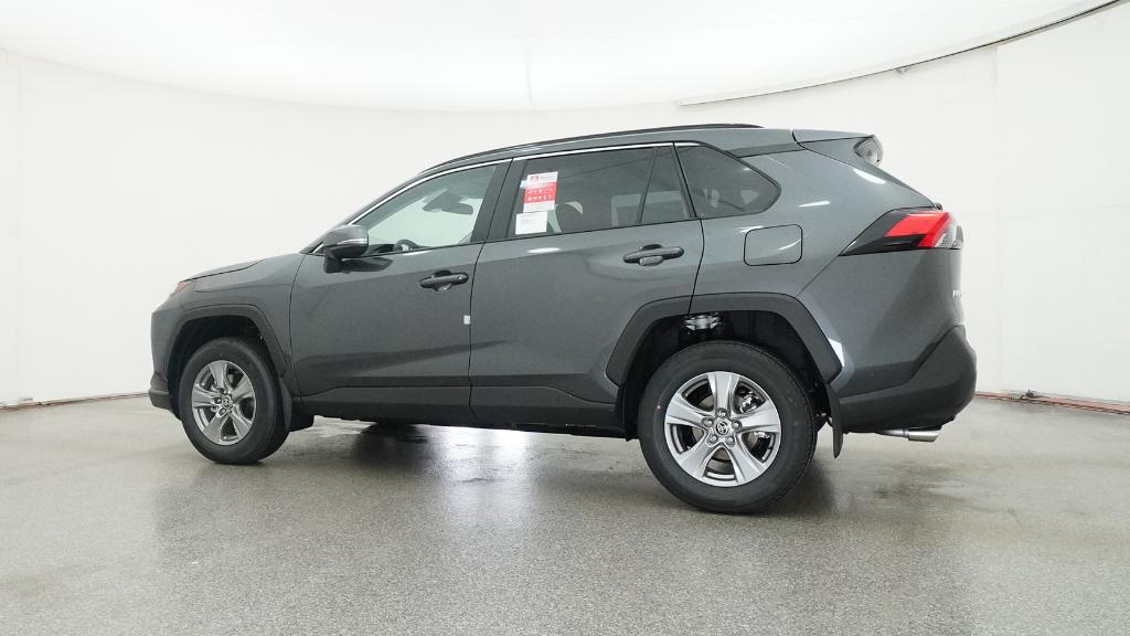 2025 Toyota RAV4 XLE photo 2
