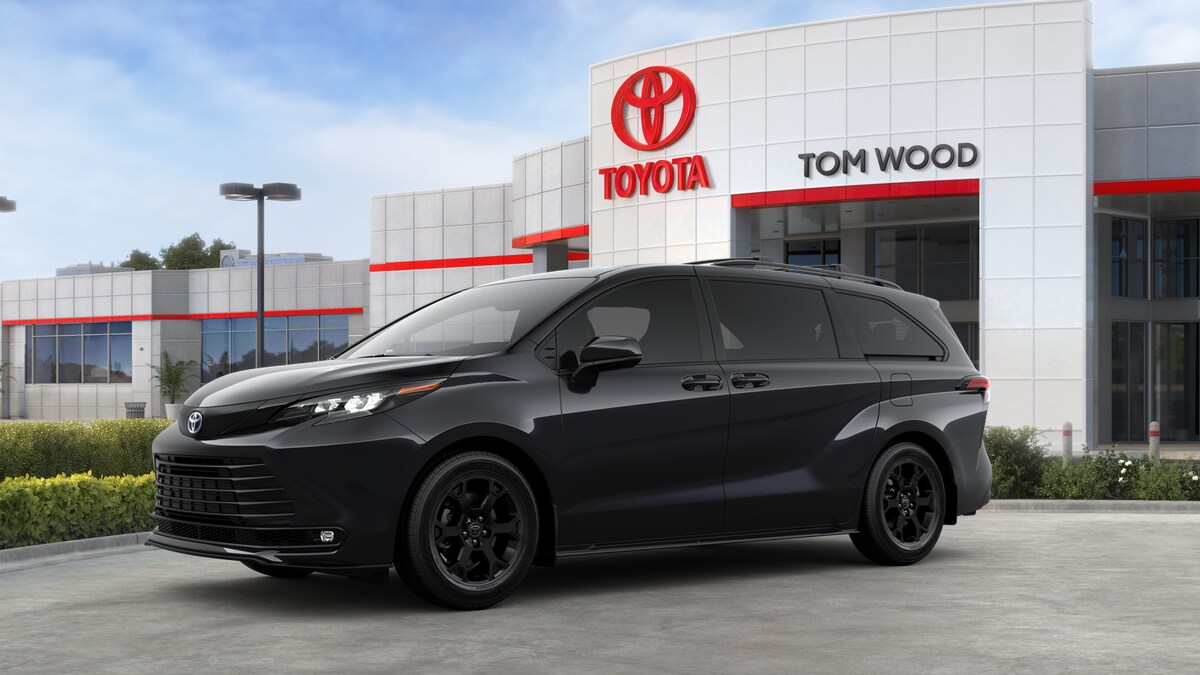 2025 Toyota Sienna Woodland Edition photo 2