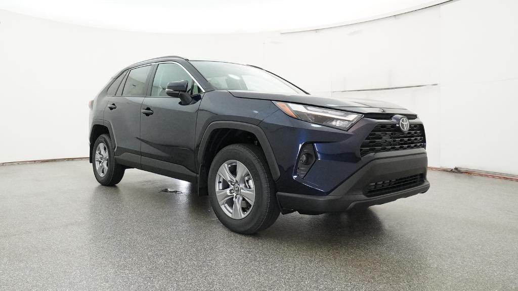 2025 Toyota RAV4 XLE photo 2