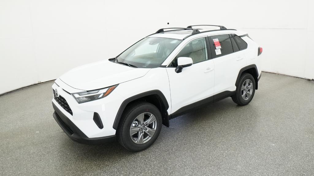 2025 Toyota RAV4 XLE's photo