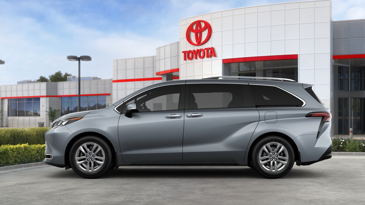 2025 Toyota Sienna Limited photo 4