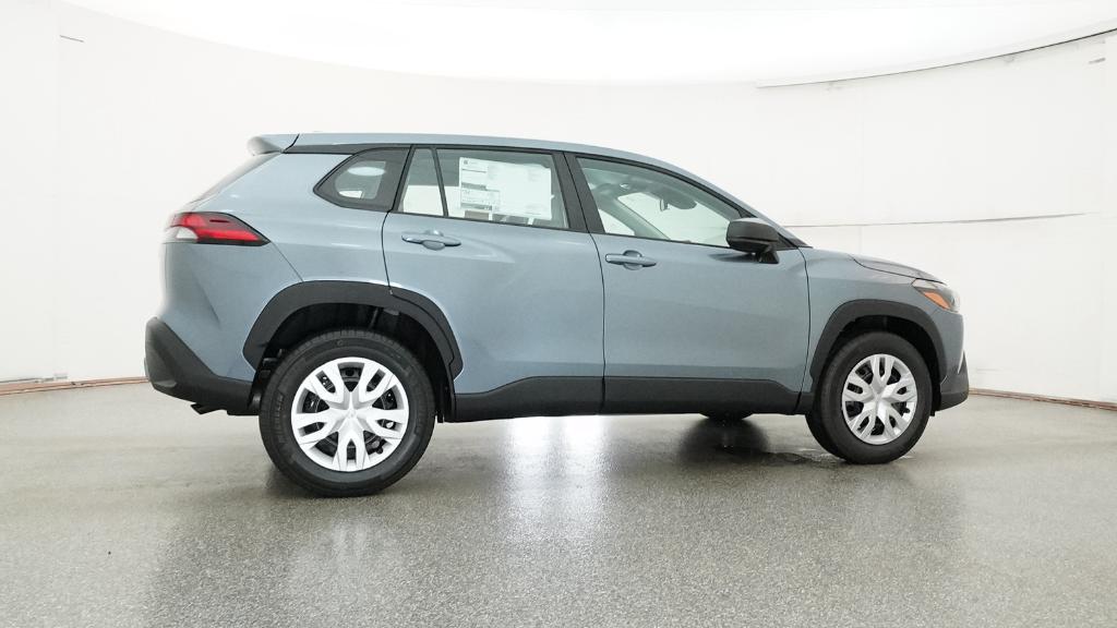 2026 Toyota Corolla Cross L photo 2