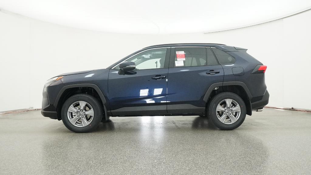 2025 Toyota RAV4 XLE photo 3