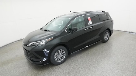 2026 Toyota Sienna XLE 8 PASSENGER