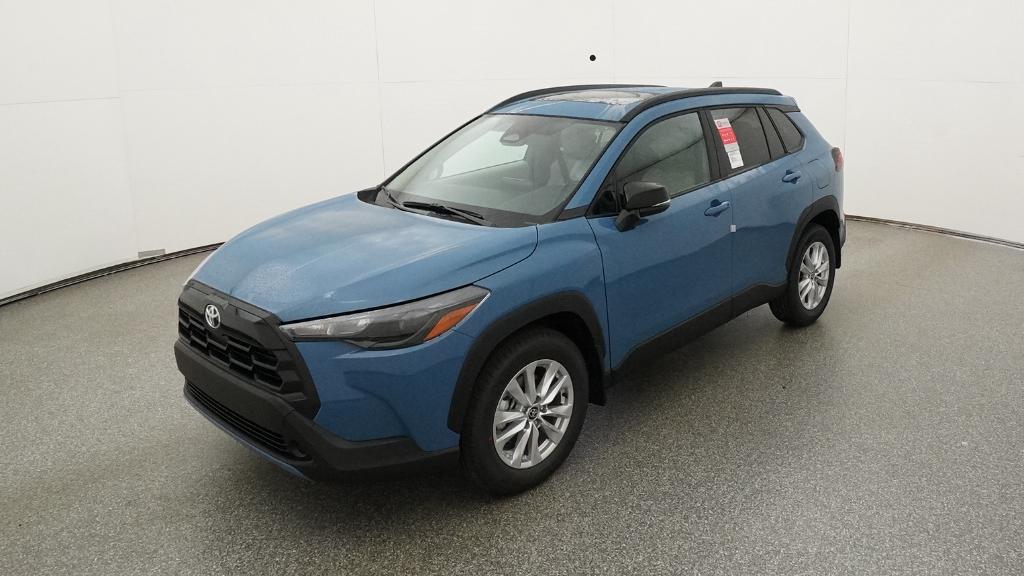2026 Toyota Corolla Cross LE's photo