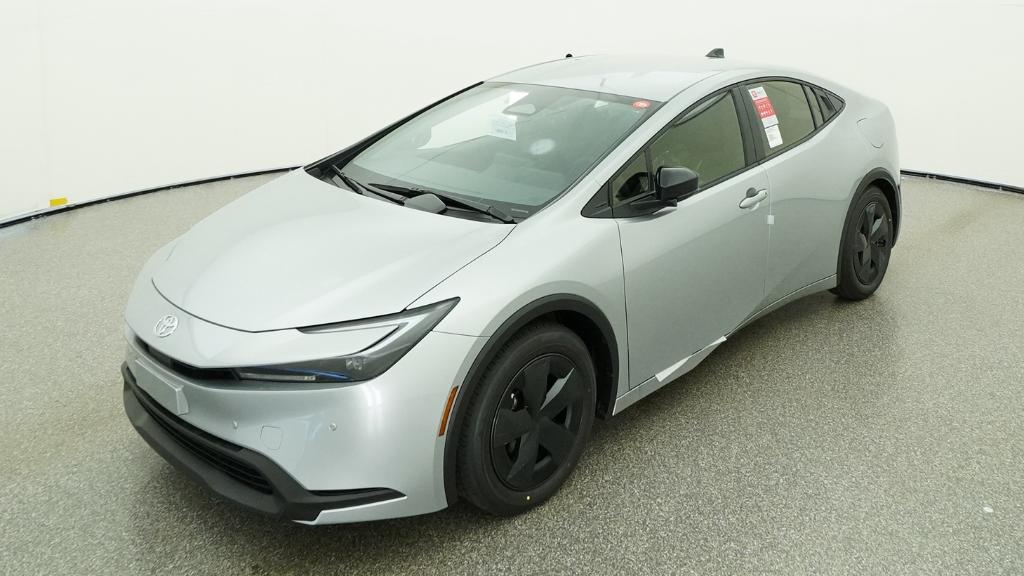 2026 Toyota Prius LE FWD's photo