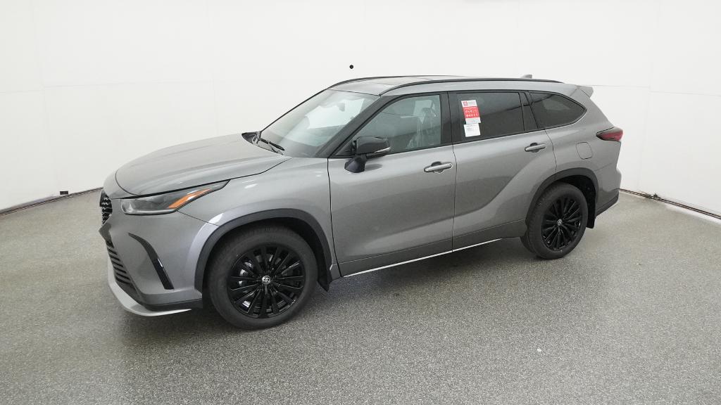 2026 Toyota Highlander XSE photo 2