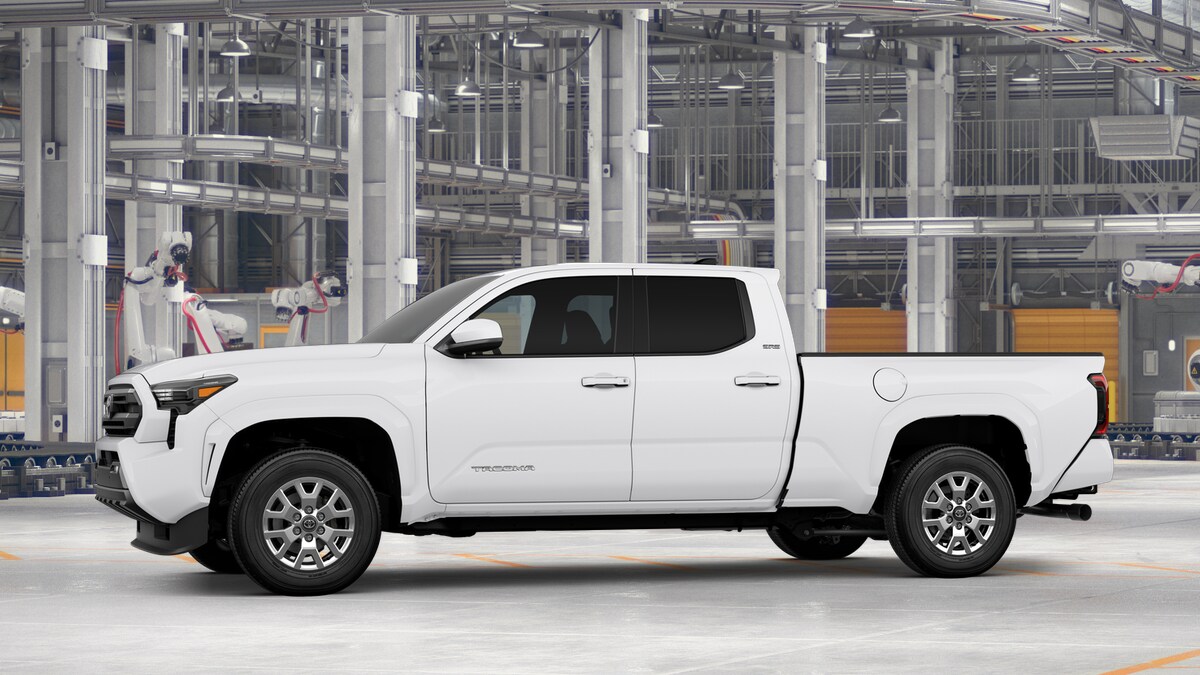 2025 Toyota Tacoma SR5 photo 3