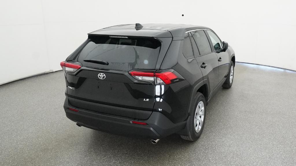 2025 Toyota RAV4 LE photo 4