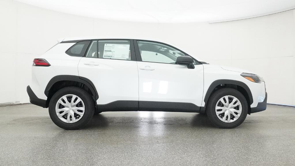 2026 Toyota Corolla Cross L photo 2