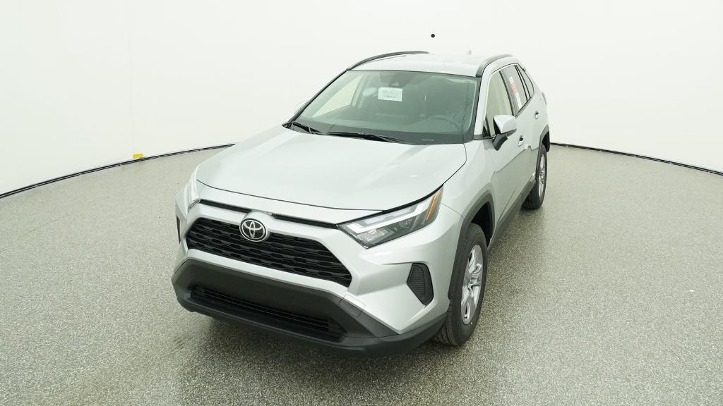 2025 Toyota RAV4 Hybrid XLE photo 3