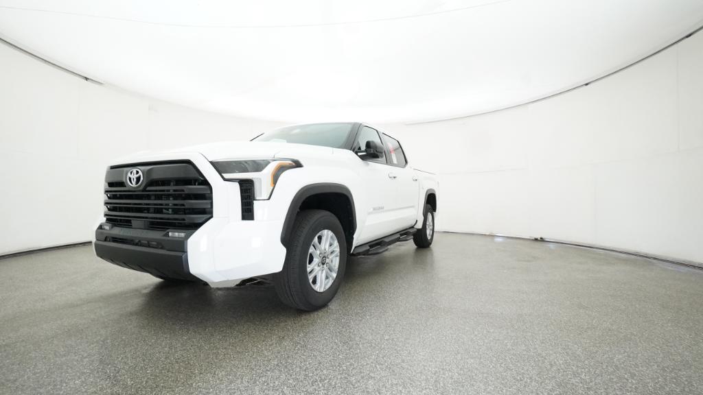 2026 Toyota Tundra SR5 CrewMax photo 17