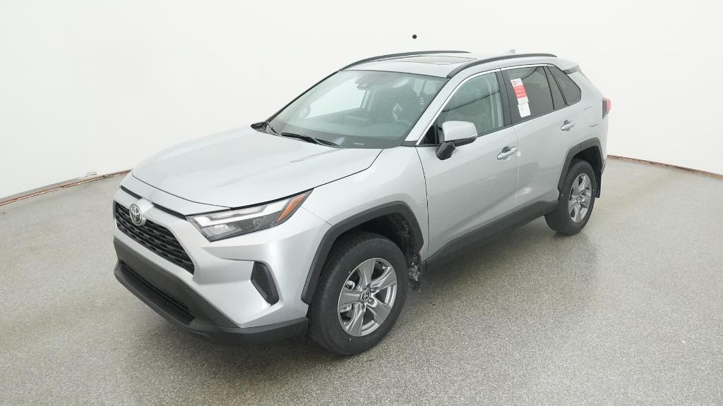 2025 Toyota RAV4 XLE's photo
