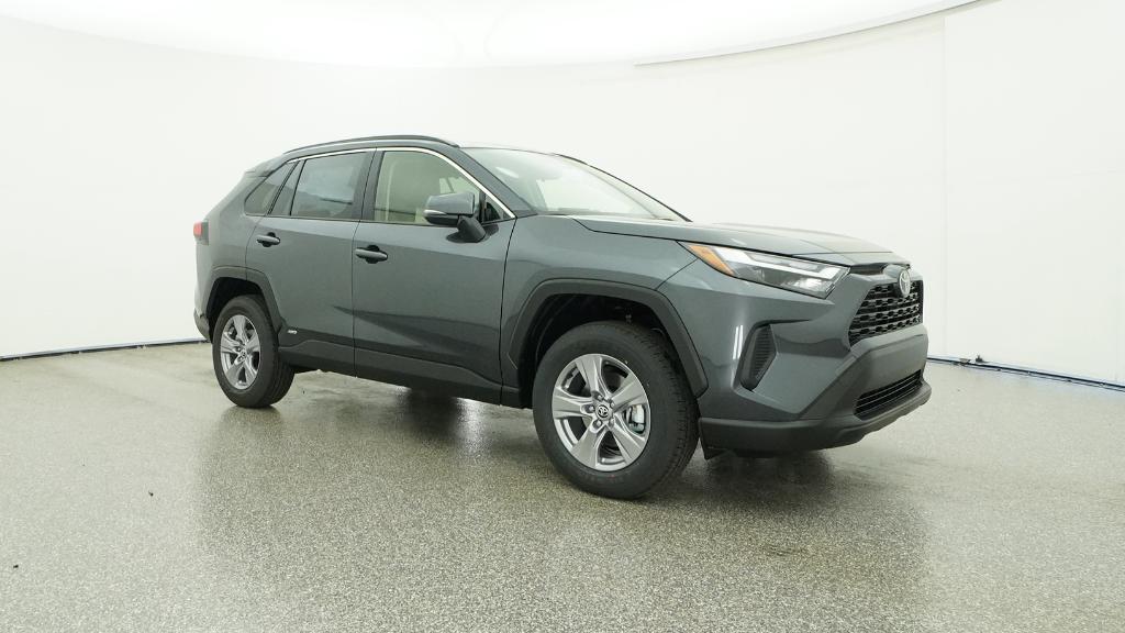 2025 Toyota RAV4 Hybrid XLE photo 4