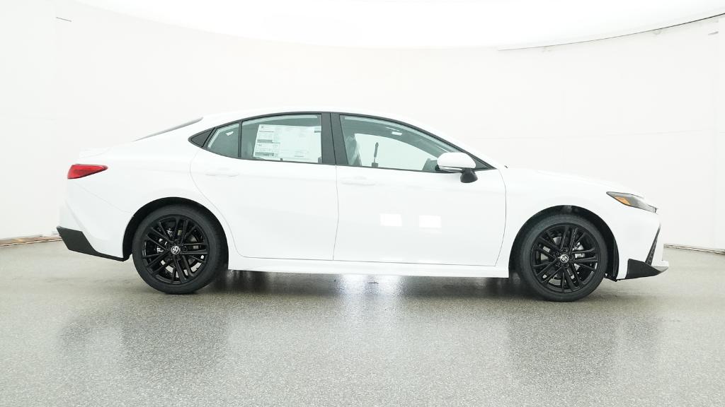 2026 Toyota Camry SE photo 4