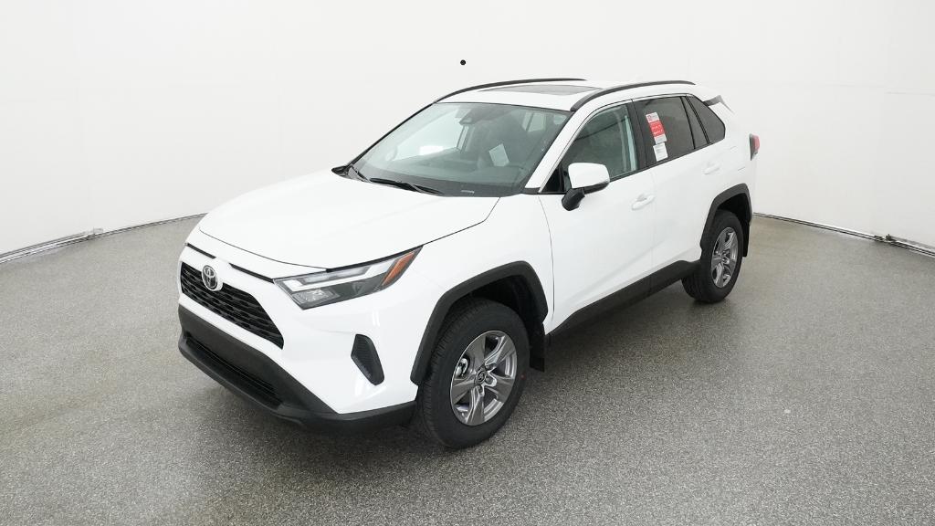 2025 Toyota RAV4 XLE's photo