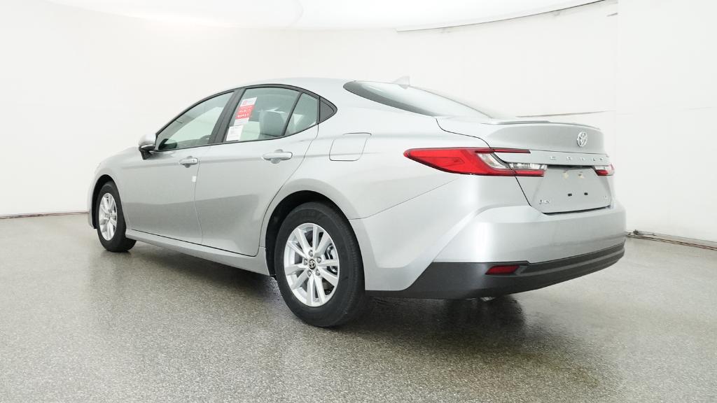 2026 Toyota Camry LE photo 3