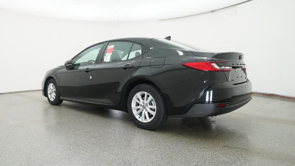 2026 Toyota Camry LE photo 3