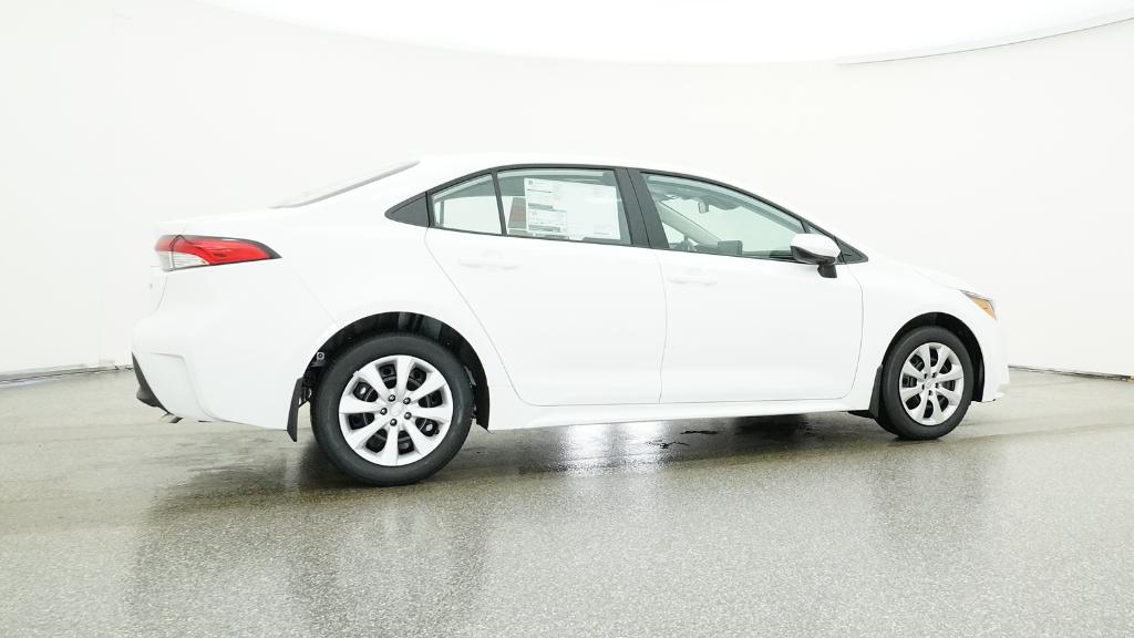 2026 Toyota Corolla LE photo 4