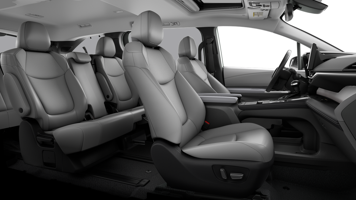 2026 Toyota Sienna XLE - Photo 28