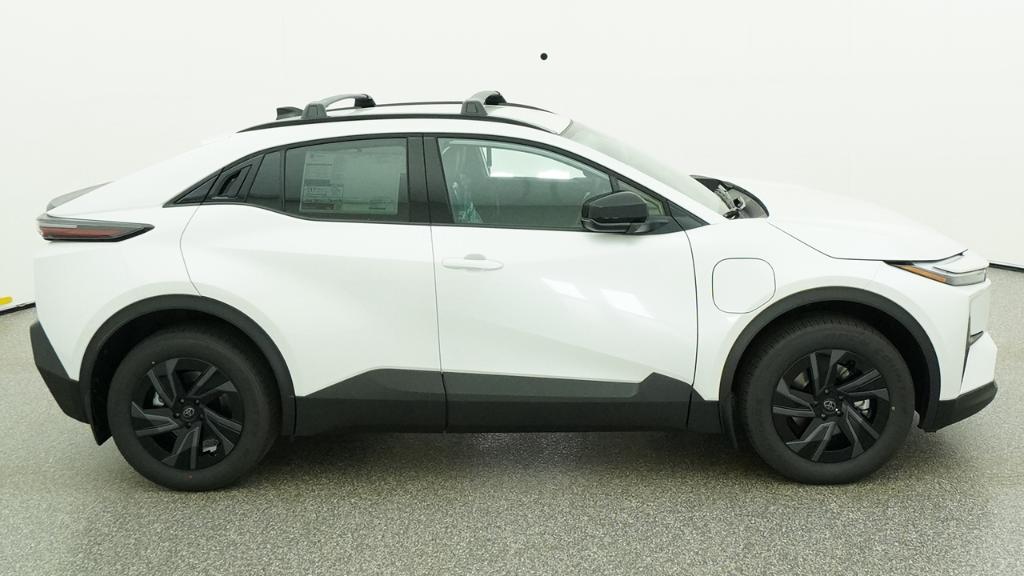2026 Toyota C-HR SE - Photo 48