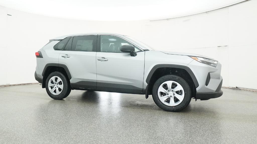 2025 Toyota RAV4 LE photo 4