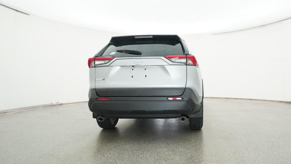 2025 Toyota RAV4 XLE photo 3