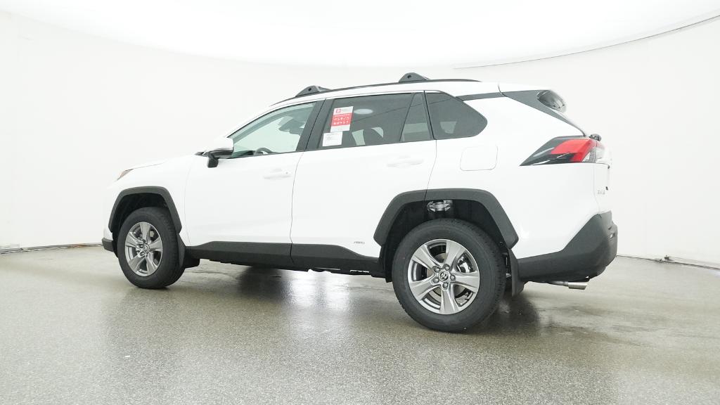 2025 Toyota RAV4 Hybrid XLE photo 2