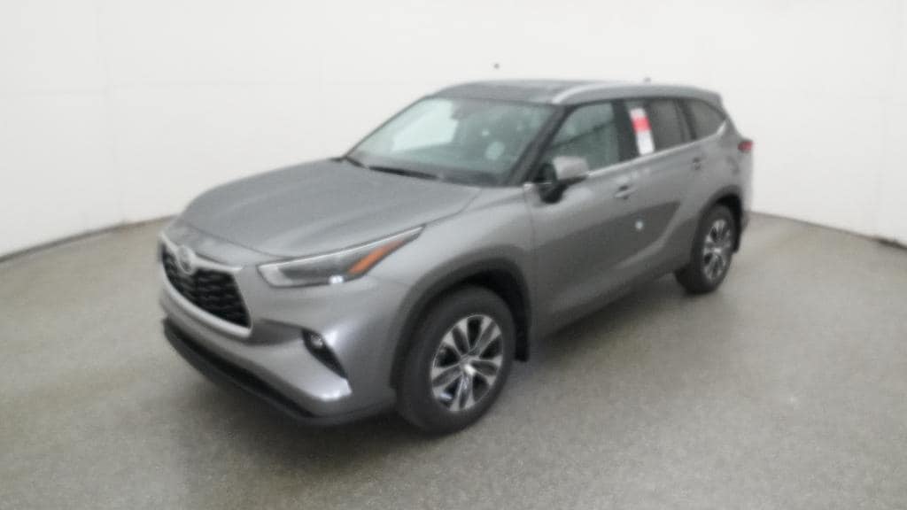 2026 Toyota Highlander XLE's photo