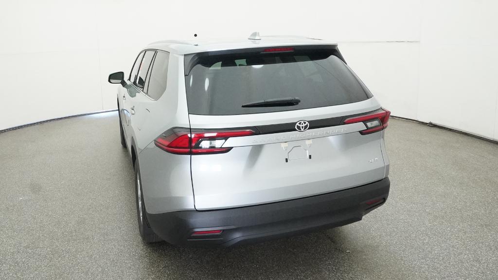 2026 Toyota Grand Highlander XLE photo 2