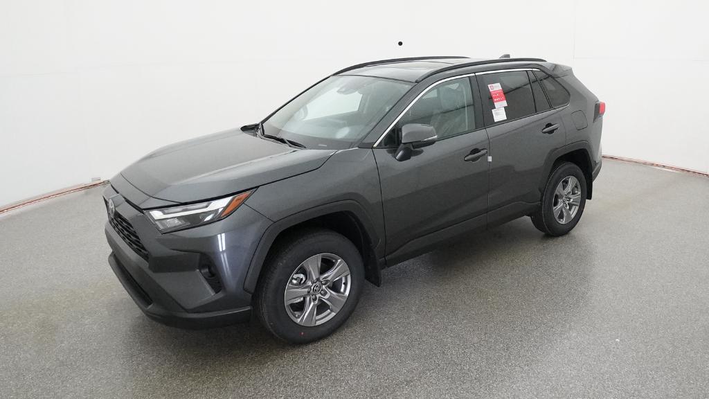2025 Toyota RAV4 XLE's photo