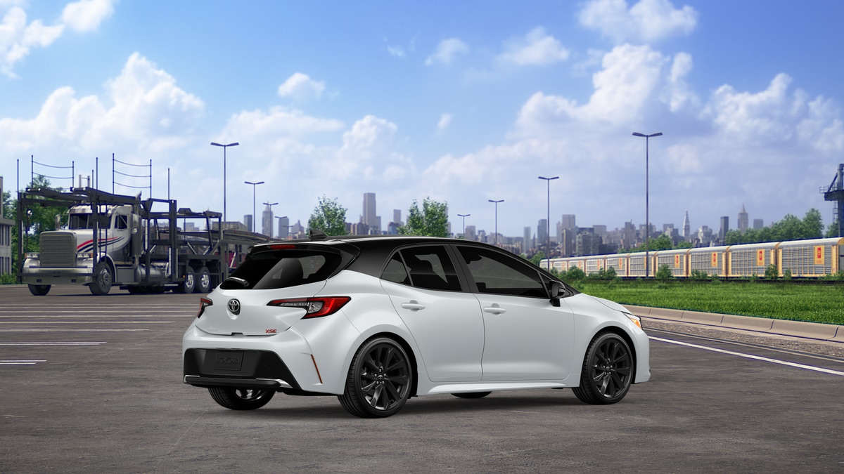 2027 Toyota Corolla Hatchback XSE - Photo 10