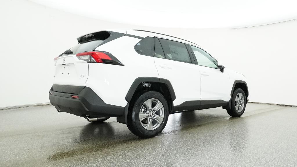 2025 Toyota RAV4 XLE photo 2