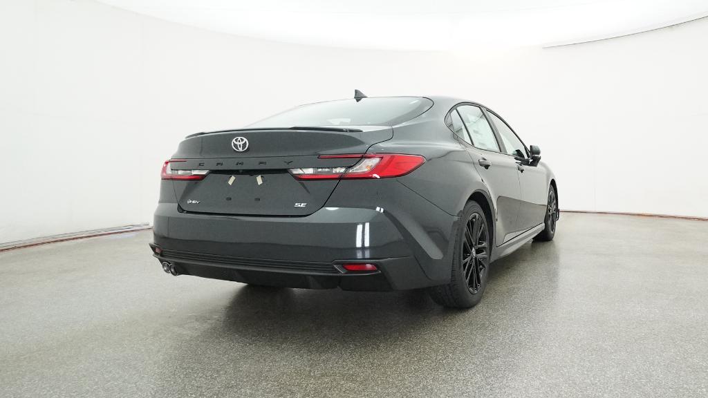 2026 Toyota Camry SE photo 4