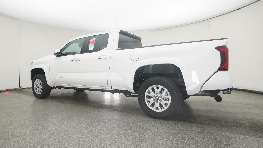 2025 Toyota Tacoma SR5 photo 2