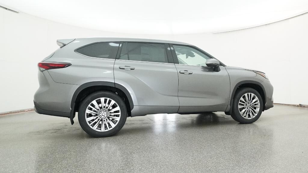 Used 2026 Toyota Highlander Platinum SUV