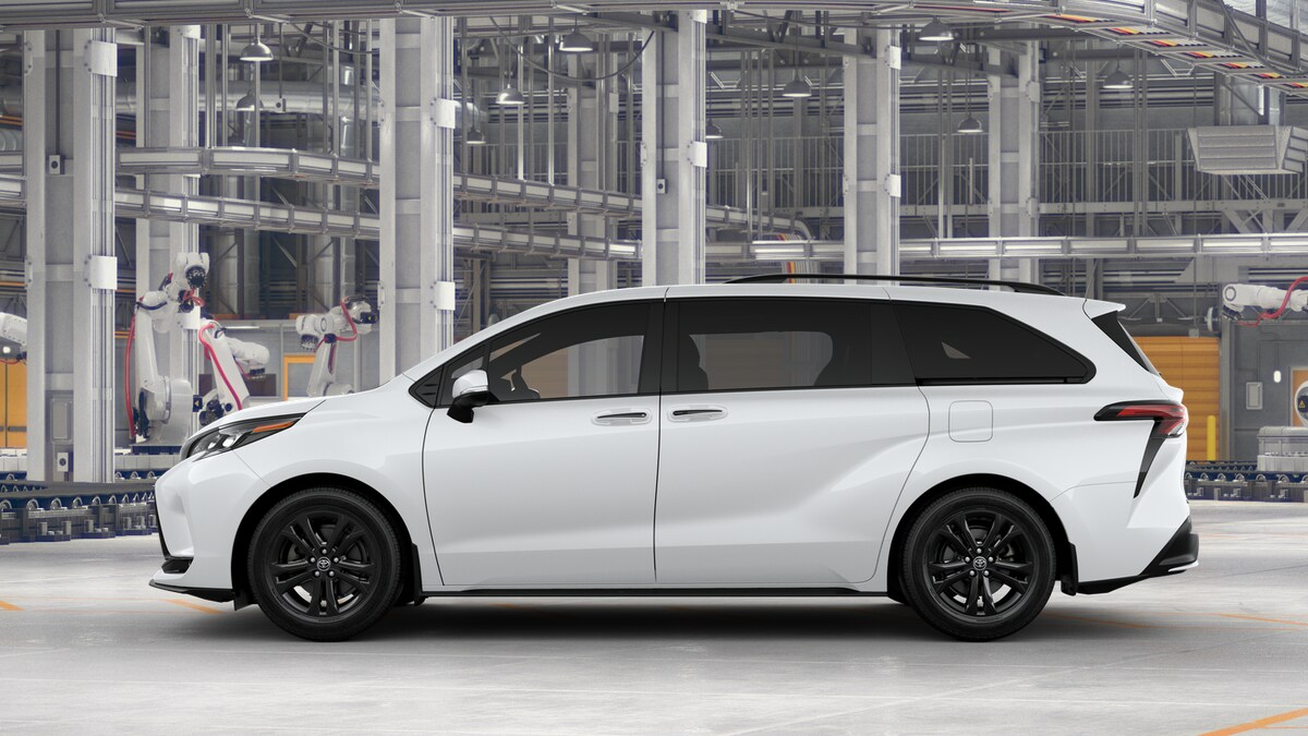 2025 Toyota Sienna XSE photo 2